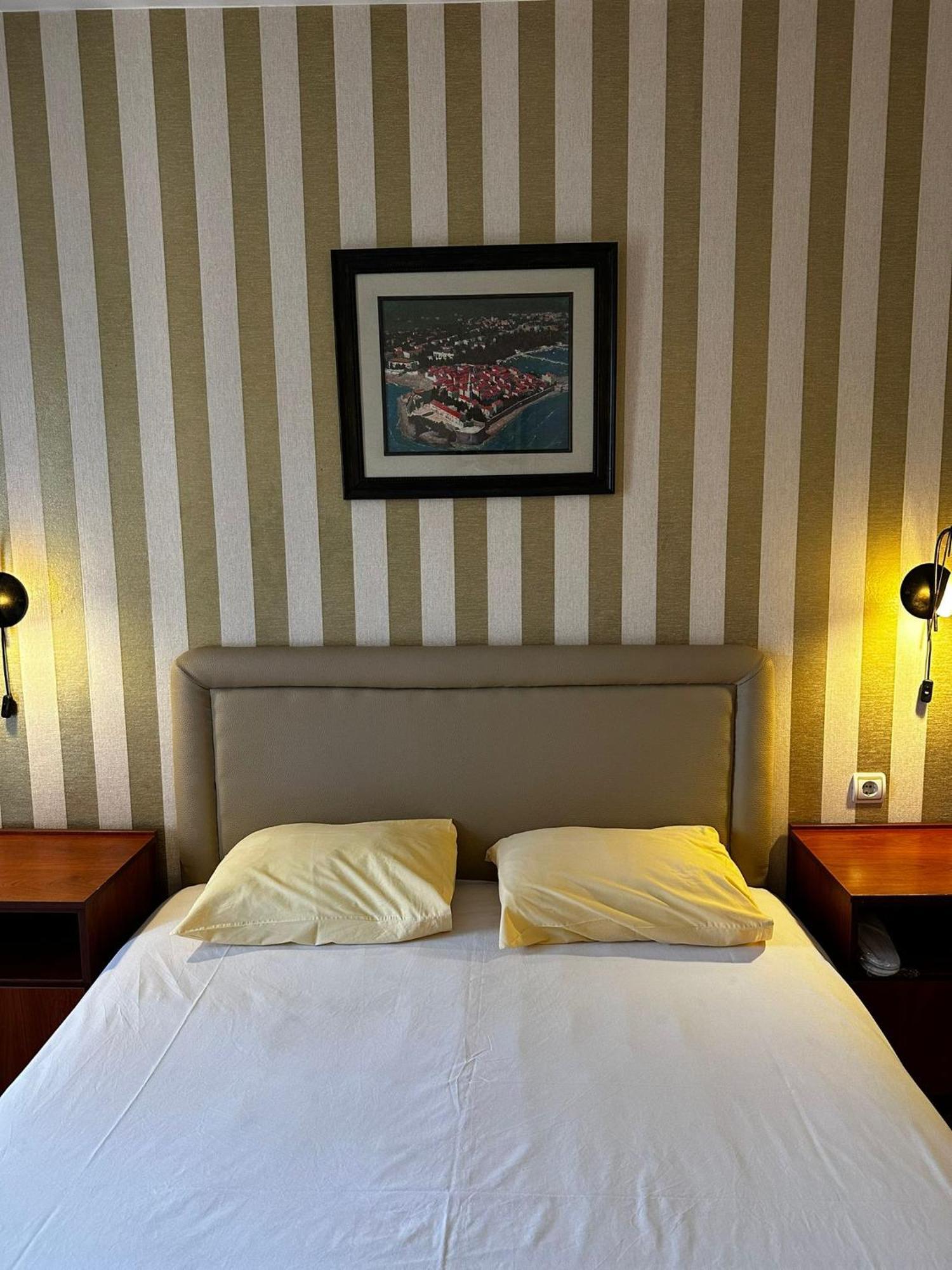 Tropico guesthouse Budva Eksteriør billede