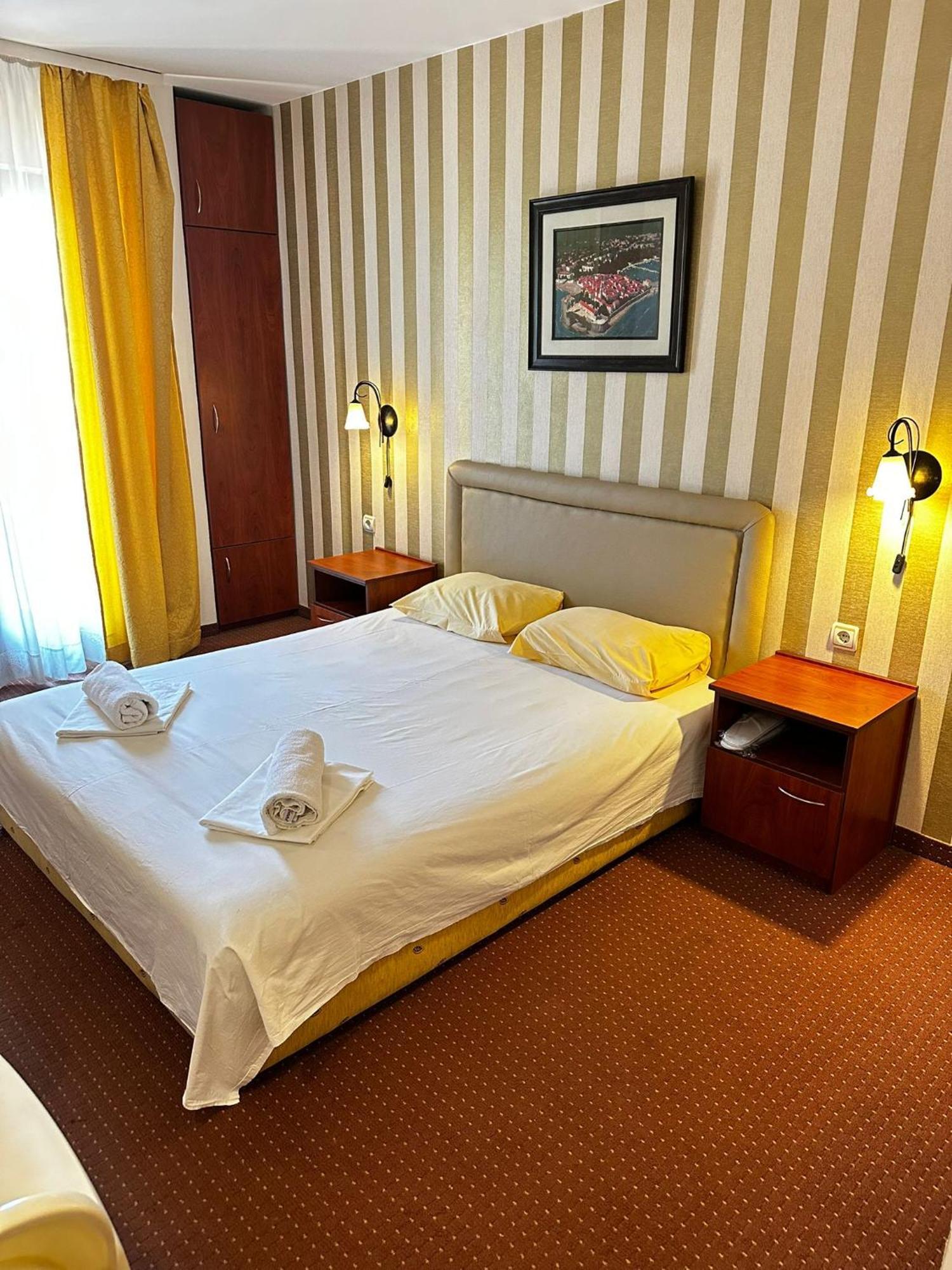 Tropico guesthouse Budva Eksteriør billede