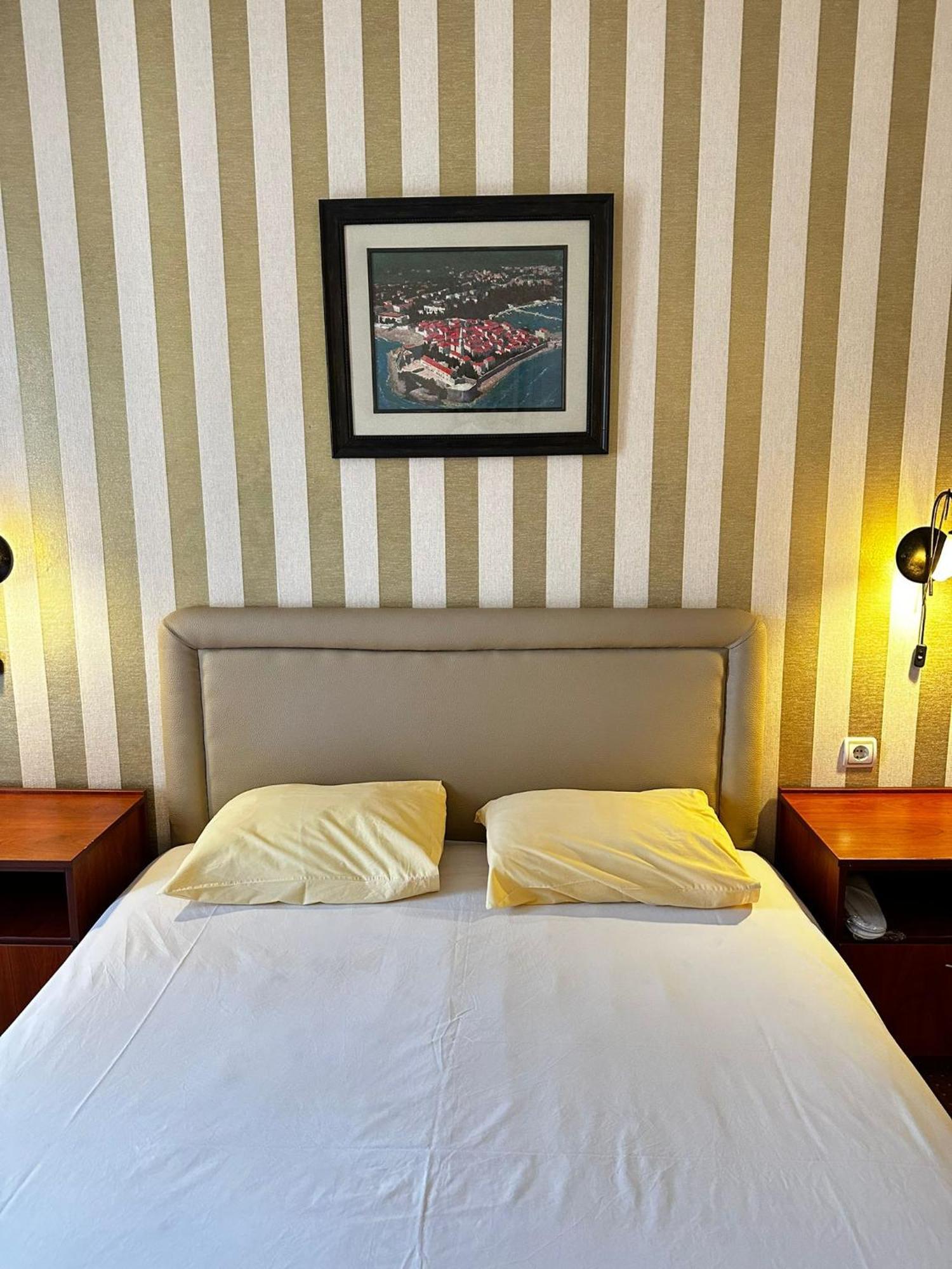 Tropico guesthouse Budva Eksteriør billede