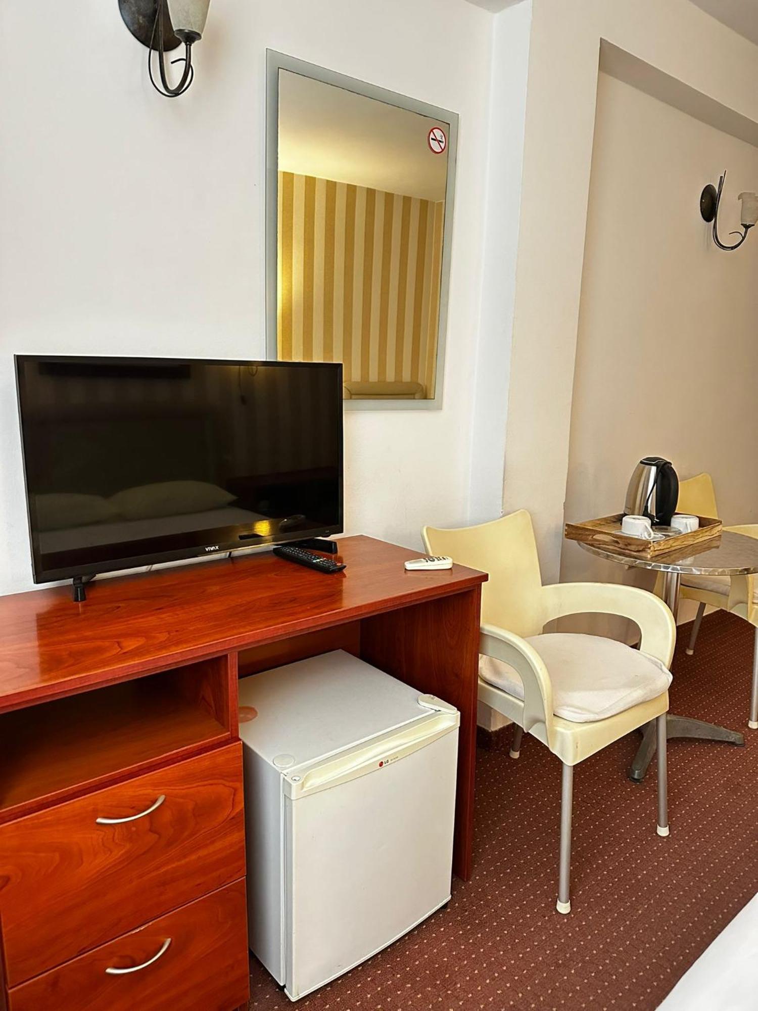 Tropico guesthouse Budva Eksteriør billede