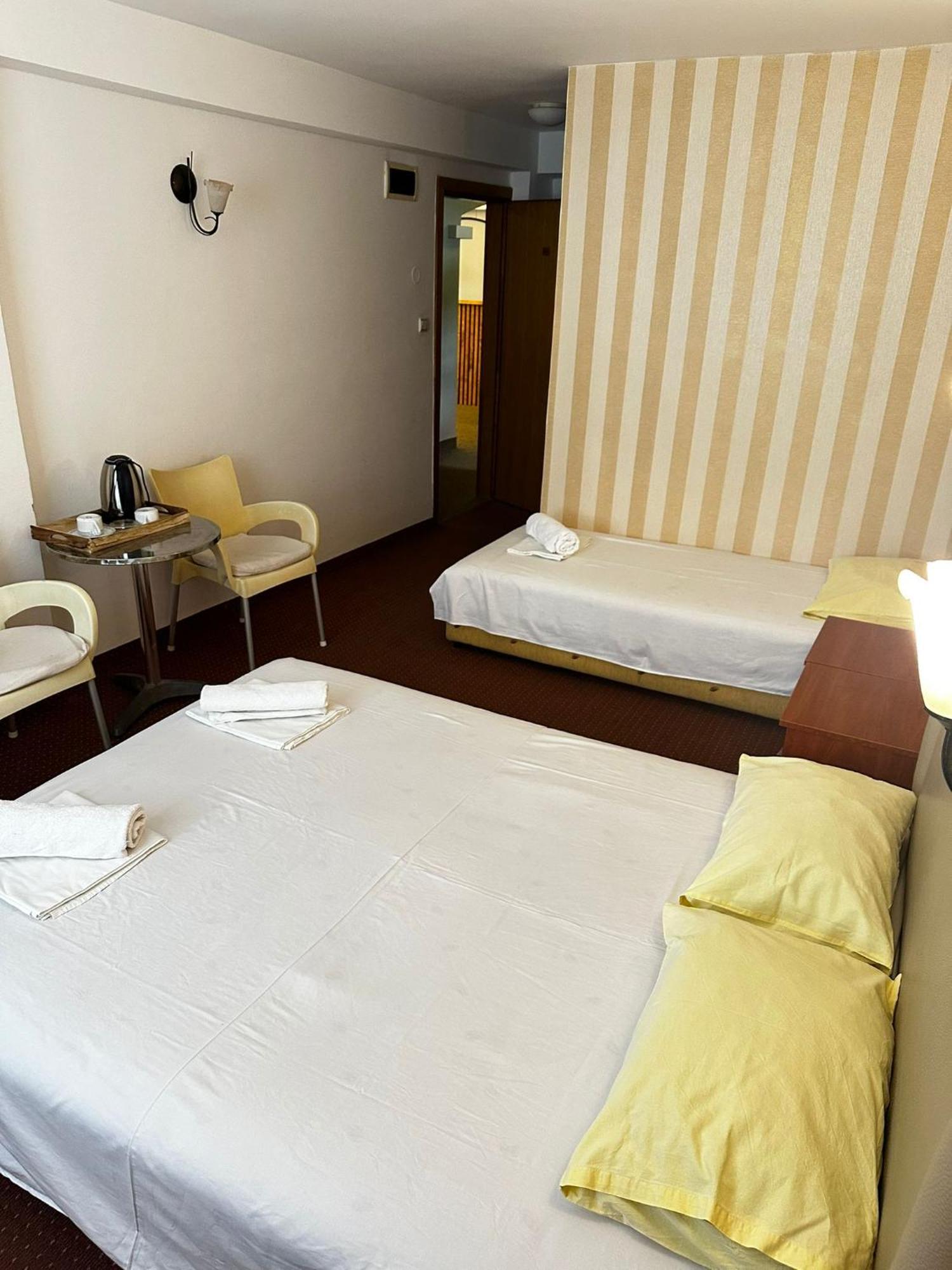 Tropico guesthouse Budva Eksteriør billede